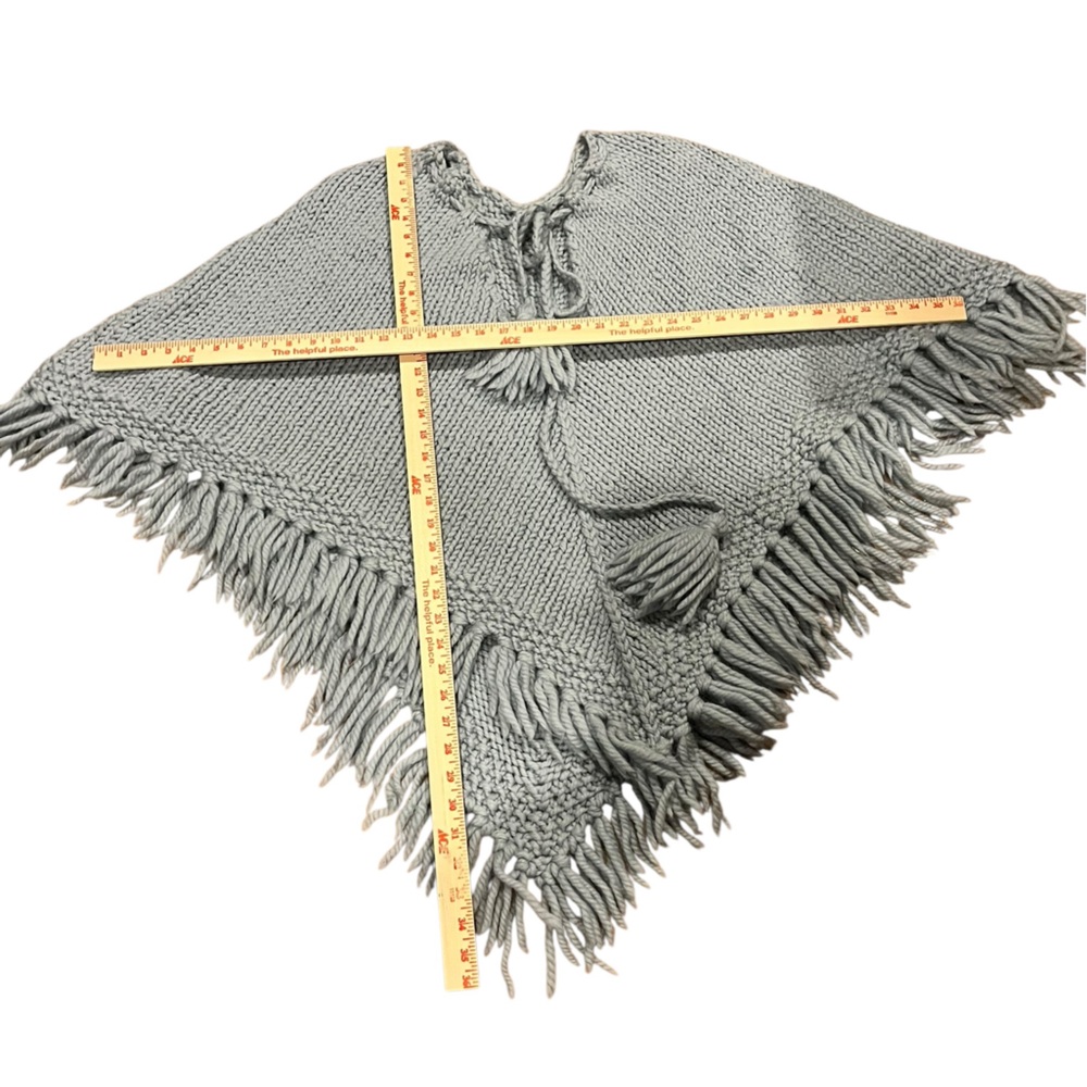 ❌sold at live❌Vintage handcrafted knitted crochet poncho with tassel tie front - Picture 9 of 9